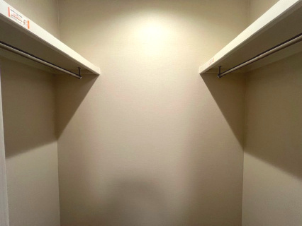 藤沢市片瀬海岸2丁目　ライオンズマンション片瀬江ノ島第２　102号室の収納|季節外のお洋服もすっきり片付きます☆