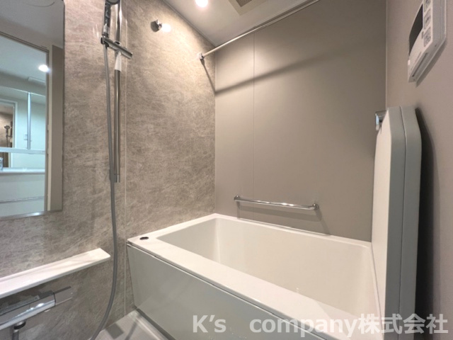 藤沢市片瀬海岸2丁目　ライオンズマンション片瀬江ノ島第２　102号室の浴室|高級感のある浴室スペース♪