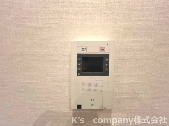 藤沢市片瀬海岸2丁目　ライオンズマンション片瀬江ノ島第２　102号室のセキュリティ|モニター付きインターフォンで防犯面も安心♪