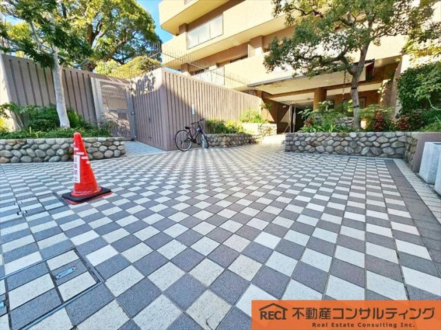 ロイヤルアーク夙川の周辺