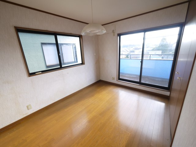 八街市勢田　中古戸建の洋室|平成12年8月築 4LDK  玄関ホール吹き抜け  駐車場並列2台  閑静な分譲地内 