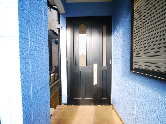 八街市勢田　中古戸建の玄関|平成12年8月築 4LDK  玄関ホール吹き抜け  駐車場並列2台  閑静な分譲地内 
