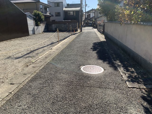 京都市北区上賀茂北大路町　建築条件無し売土地の前面道路含む現地写真