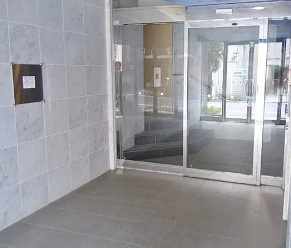 【エントランス】 | ベルファース都立大学