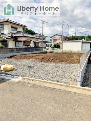 小美玉市希望ケ丘1期　新築戸建　1号棟の前面道路含む現地写真