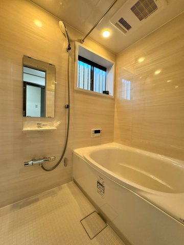 門真市江端町の浴室|冬や雨の日に大活躍の浴室乾燥機付きです！