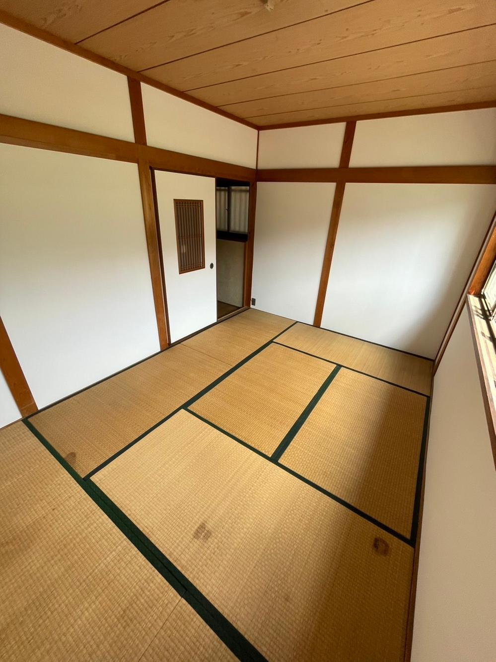 明美の里町　中古一戸建ての和室|和室7.5帖　2階
■物件内覧・資金計画相談・住宅ローン相談、リフォーム相談、お問合せ受付中■
※当日・翌日のご内覧、ご相談はお電話でのお問合せがスムーズです！