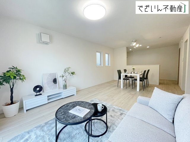 【居間・リビング】 | LIGNAGE久喜市伊坂南24-1期  新築住宅 | ≪7号棟≫
現地(2026年4月撮影)