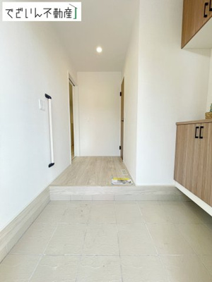 【玄関】 | LIGNAGE久喜市伊坂南24-1期  新築住宅 | ≪7号棟≫
現地(2026年4月撮影)