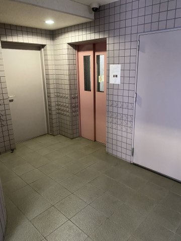 川崎市麻生区高石４丁目の賃貸マンションのロビー