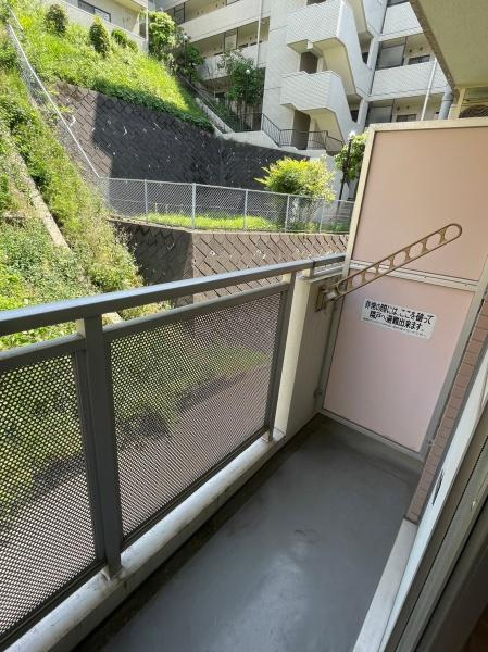川崎市麻生区高石４丁目の賃貸マンションのバルコニー|別部屋参考写真