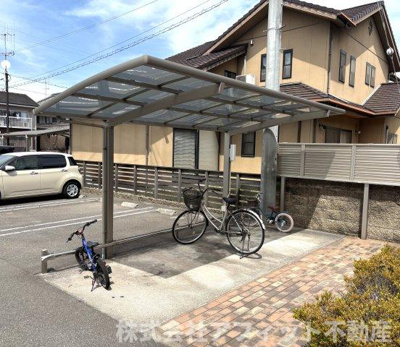 【その他共用部分】 | サンビレッジ　B棟 | 屋根付き駐輪場