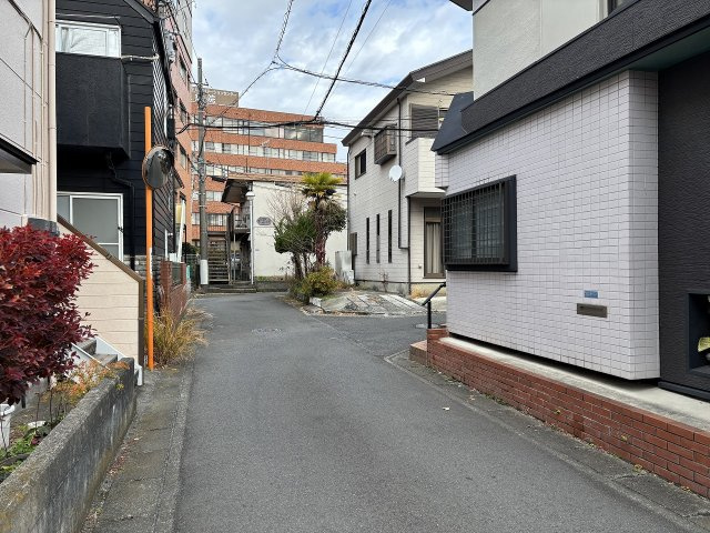 【前面道路含む現地写真】 | ◇◆秦野市鶴巻北1丁目 売地◆◇ | 【西側道路部分】前面道路は車通り少なめです。