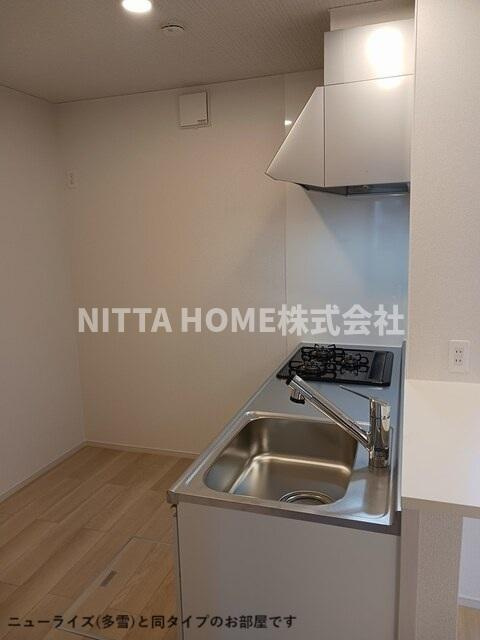 アベニールのキッチン|【イメージ写真】３口コンロのキッチンを採用♪