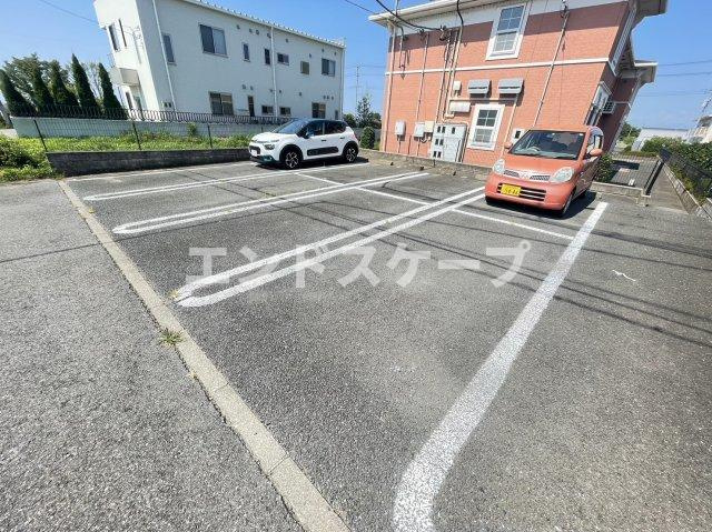 イノセントの駐車場|高崎、前橋のお部屋探しはエンドスケープまで！お客様の理想お聞かせ下さい♪