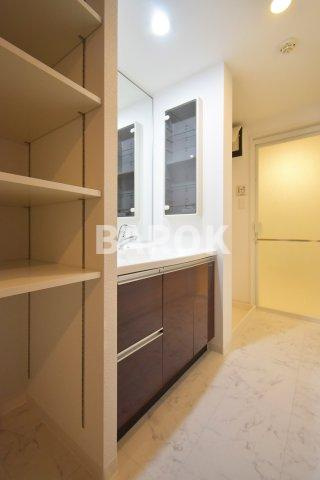 スパシオ・コモド平尾の洗面所