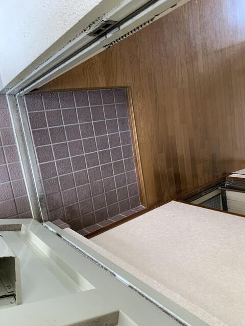 金子マンションの玄関