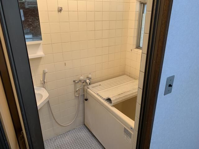 金子マンションの浴室