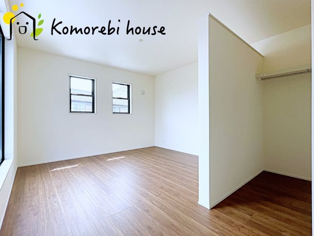 さいたま市見沼区大谷　第4　新築一戸建て　リーブルガーデン　01の寝室|使い勝手のいい寝室です