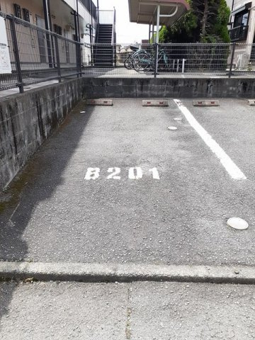 レインボータウンＢの駐車場