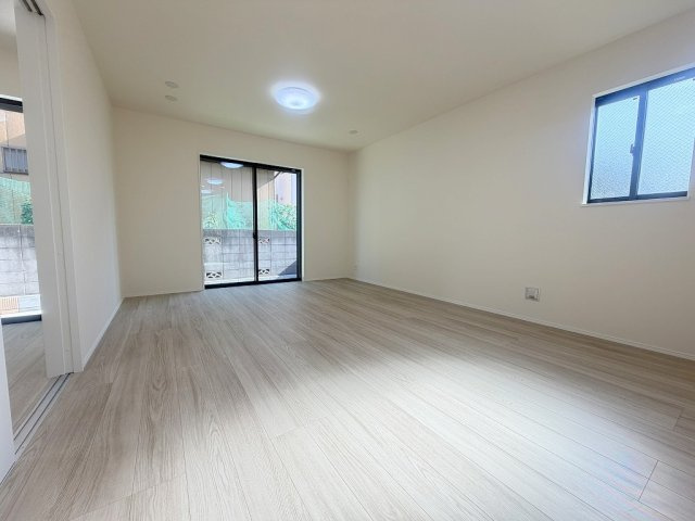 三郷市番匠免1丁目　新築戸建　全5棟　C号棟の玄関|同施工会社の参考写真になります。