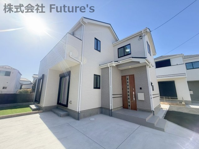 三郷市番匠免1丁目　新築戸建　全5棟　C号棟の外観|最寄りバス停まで徒歩4分、駅へスムーズにアクセス可能