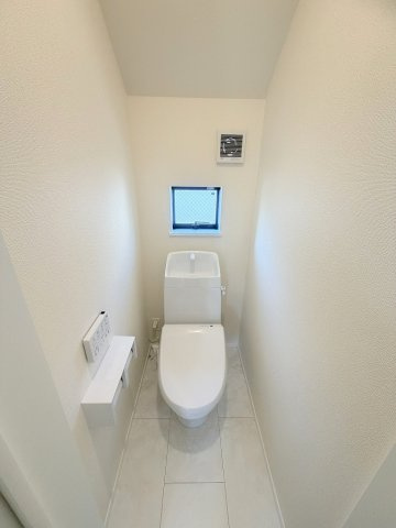 三郷市番匠免1丁目　新築戸建　全5棟　C号棟のトイレ|同施工会社の参考写真になります。