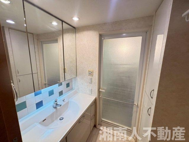 シーサイドコート片瀬海岸の独立洗面台