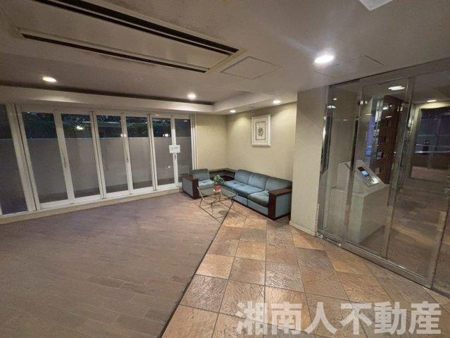 シーサイドコート片瀬海岸のエントランス