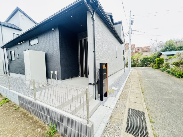 新築　太田市鳥山中町　Blooming　Garden　1号棟の玄関|現地写真　TVモニター付きドアホンでセキュリティも安心です！
