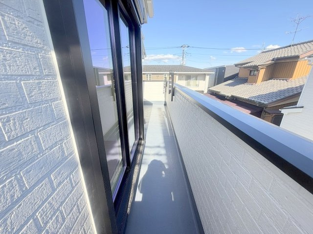 三郷市番匠免1丁目　新築戸建　全5棟　D号棟のバルコニー|南東向きバルコニーにて日当たり良好