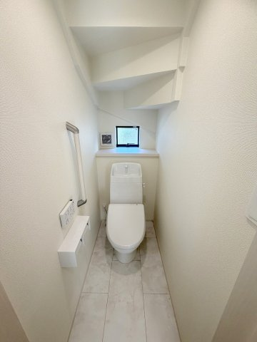 三郷市番匠免1丁目　新築戸建　全5棟　D号棟のトイレ|1階のトイレです