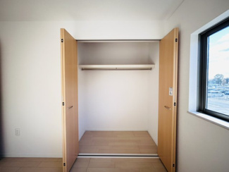 【収納】 | 千葉市稲毛区園生町　中古戸建　スポーツセンター駅 | 各居室にはクローゼットがついており、趣味道具なども収納でき整理整頓がしやすいです！