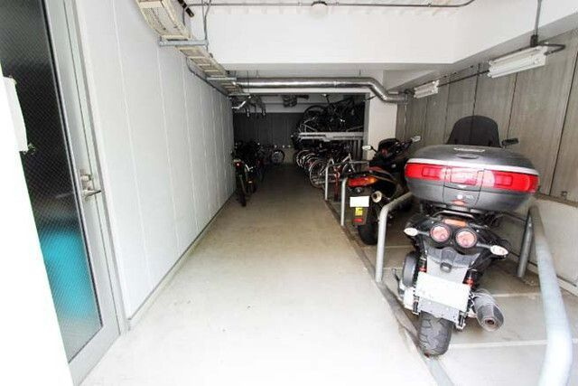 エルスタンザ代官山 の駐車場