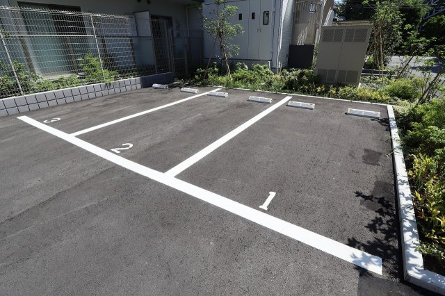 LIME　RESIDENCE HIGASHINAKAYAMAの駐車場|駐車場です