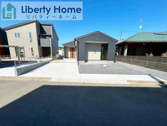 小美玉市希望ケ丘1期　新築戸建　3号棟の駐車場