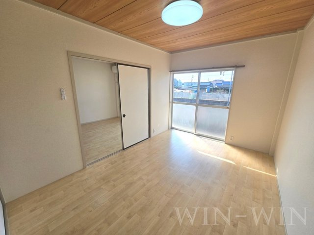 レジデンス伊藤の洋室