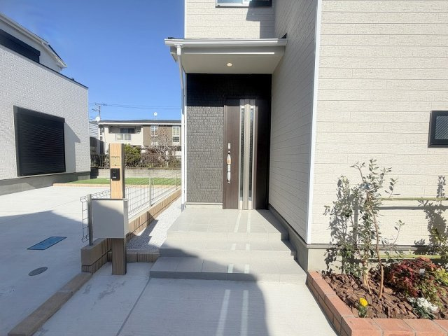 三郷市番匠免1丁目　新築戸建　全5棟　E号棟のエントランス|玄関アプローチ
