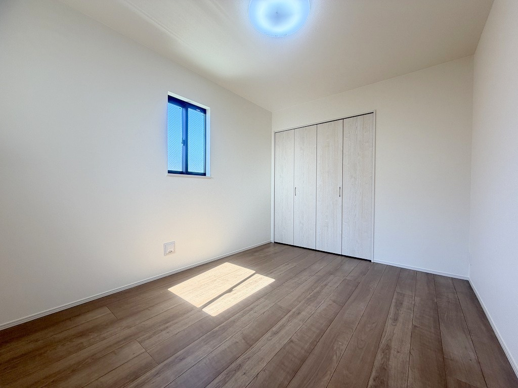 三郷市番匠免1丁目　新築戸建　全5棟　E号棟の洋室|同施工会社の参考写真になります。