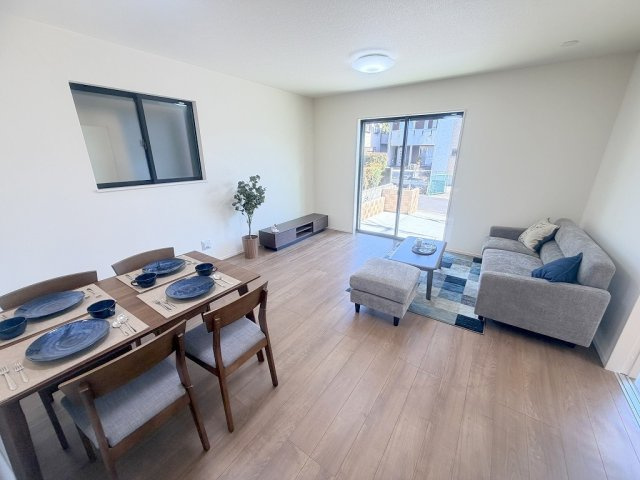 三郷市番匠免1丁目　新築戸建　全5棟　E号棟の前面道路含む現地写真|分譲地内の新設道路含む現地写真です。