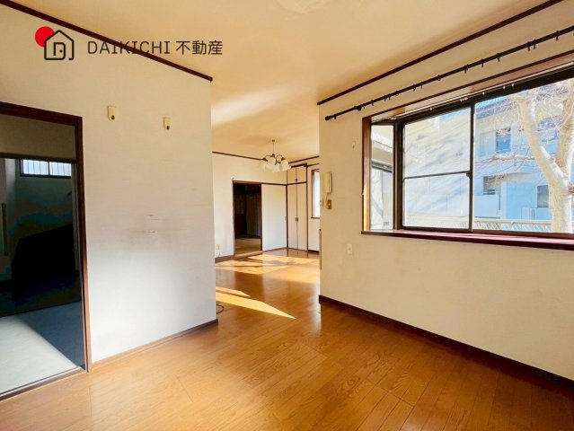 【居間・リビング】 | 鴻巣市登戸　中古戸建