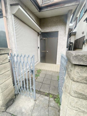 【玄関】 | 松郷戸建 | 玄関です