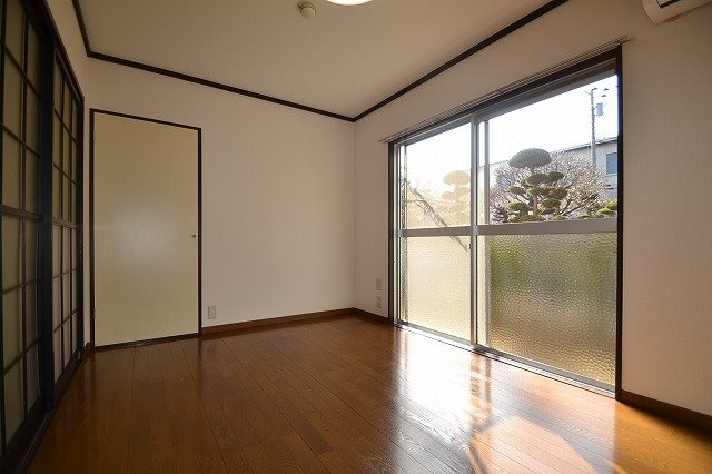 イーストヴィレッジきみや(イーストヴイレツジキミヤ)の居間・リビング