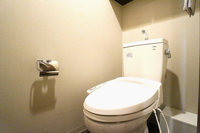 【トイレ】 | メゾンドール瓢箪山　★ペット可・角部屋 | 温水洗浄便座付きです！