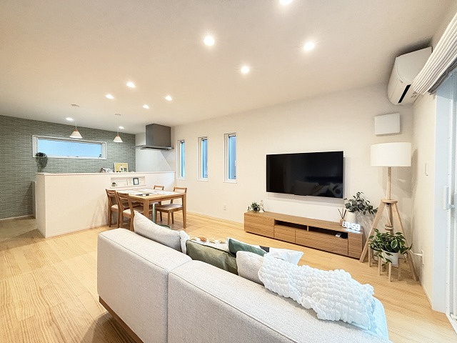 【居間・リビング】 | 糸島市荻浦1丁目　戸建て