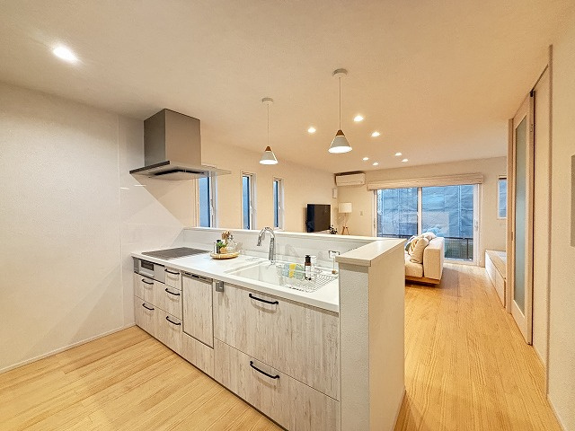 【居間・リビング】 | 糸島市荻浦1丁目　戸建て