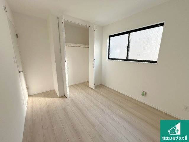 7(土)8(日)現地説明会　堺市美原区阿弥　限定1邸の洋室|シンプルな洋室は、自分好みのインテリアが楽しめます♪ご家族とインテリアや家具を選びに行くのは新築購入時の醍醐味の一つです。ぜひお楽しみください♪