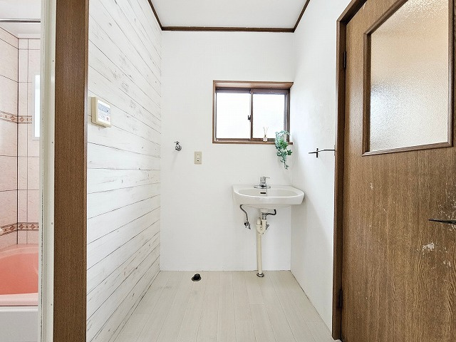 【洗面所】 | 安来市荒島町収益戸建 | 洗面所です