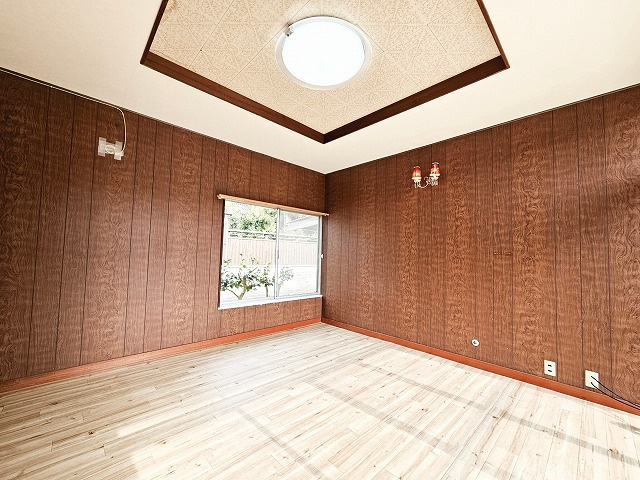 【洋室】 | 安来市荒島町収益戸建 | 洋室です