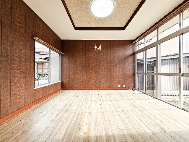 【洋室】 | 安来市荒島町収益戸建 | きれいな洋室です